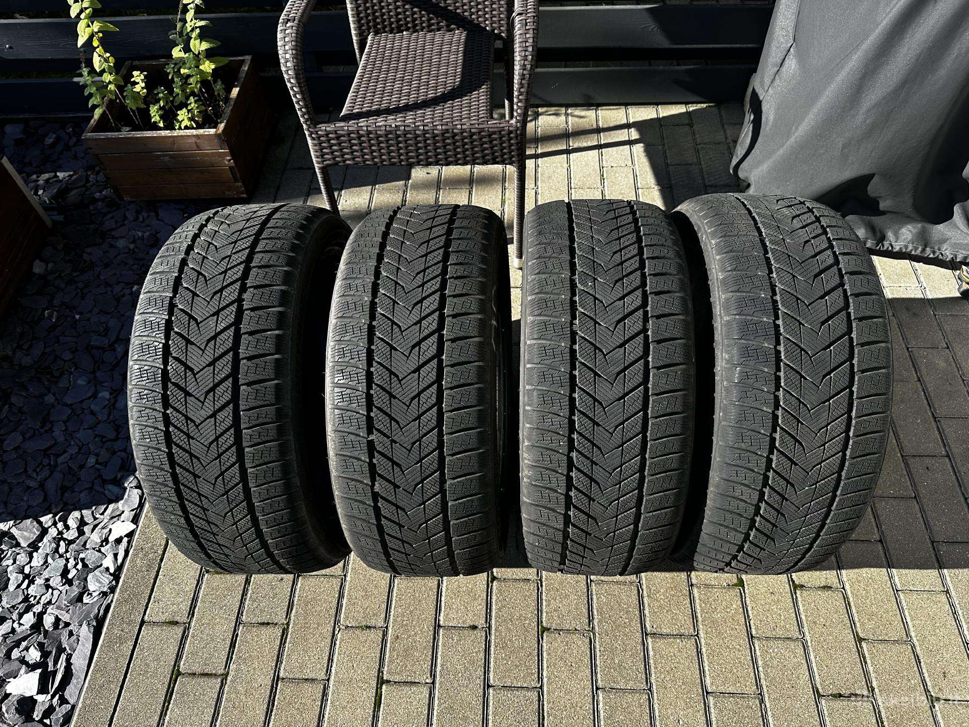 Rockblade Icecruiser II – 245/40 R19