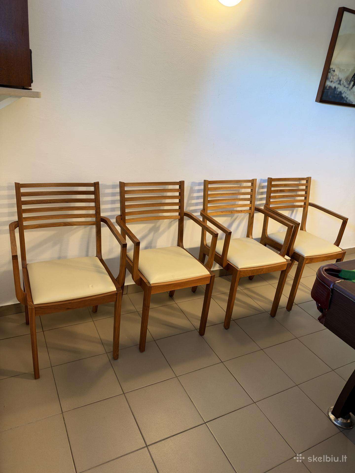 Medinės valgomojo kėdės