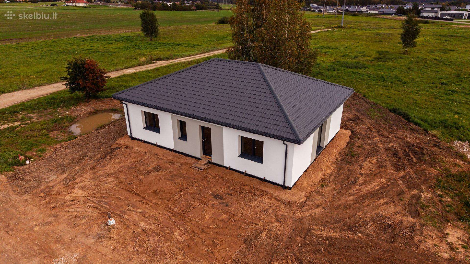 Parduodamas Vieno Aukšto Namas 111m2.
