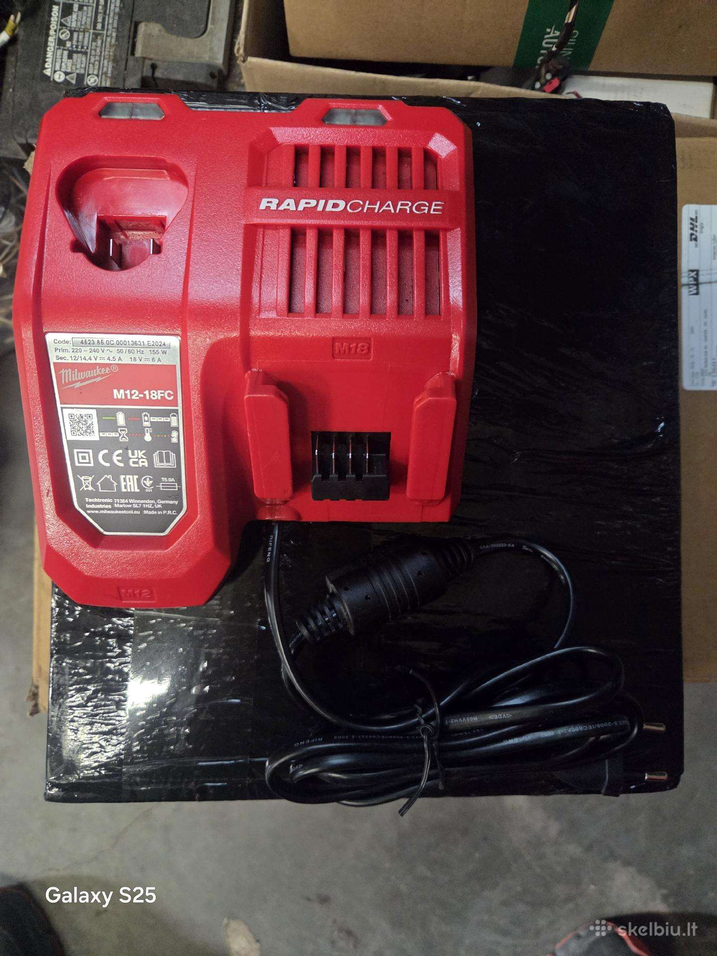 Milwaukee M12 - 18fc
