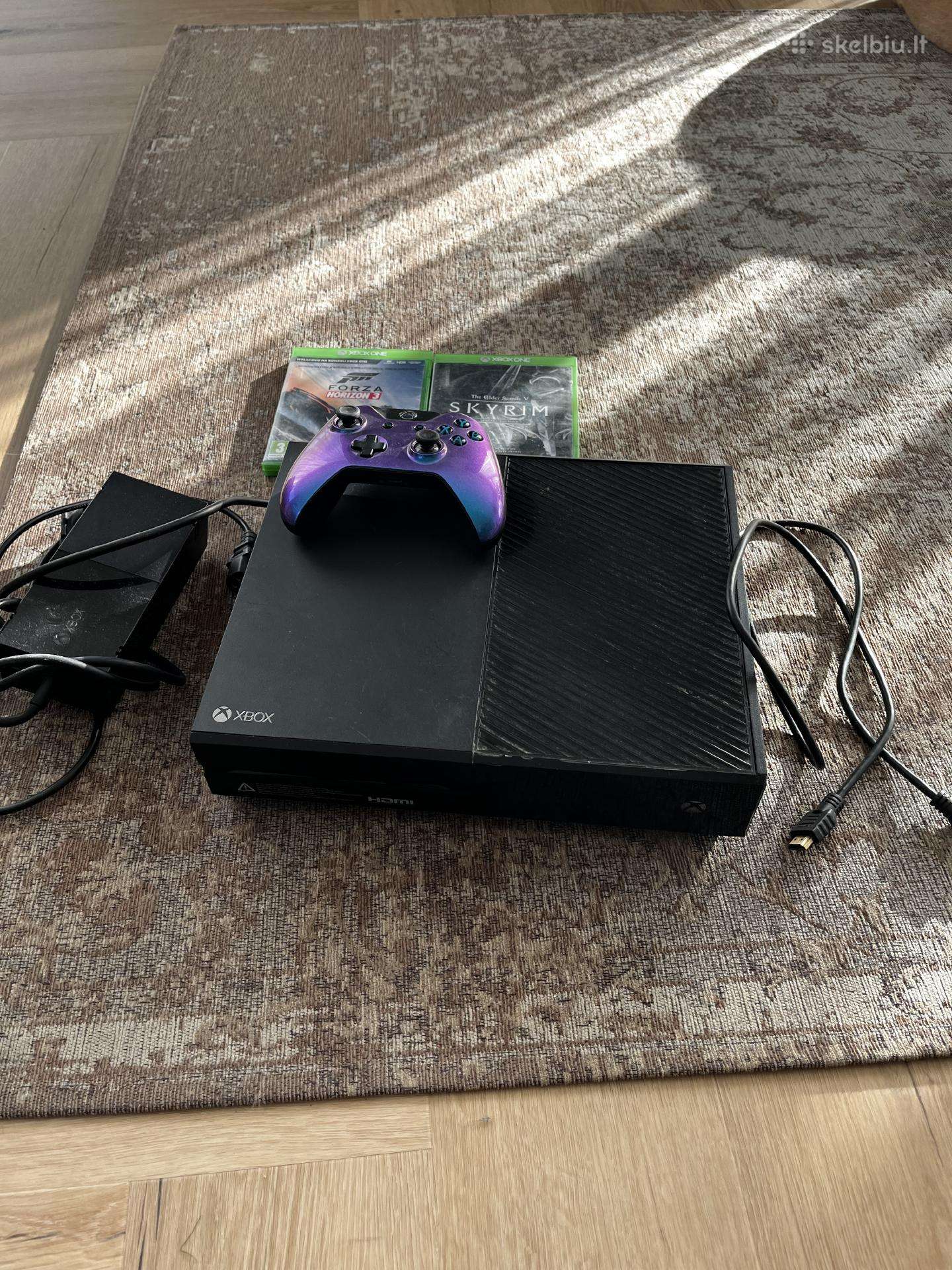 Xbox one su dviem žaidimais