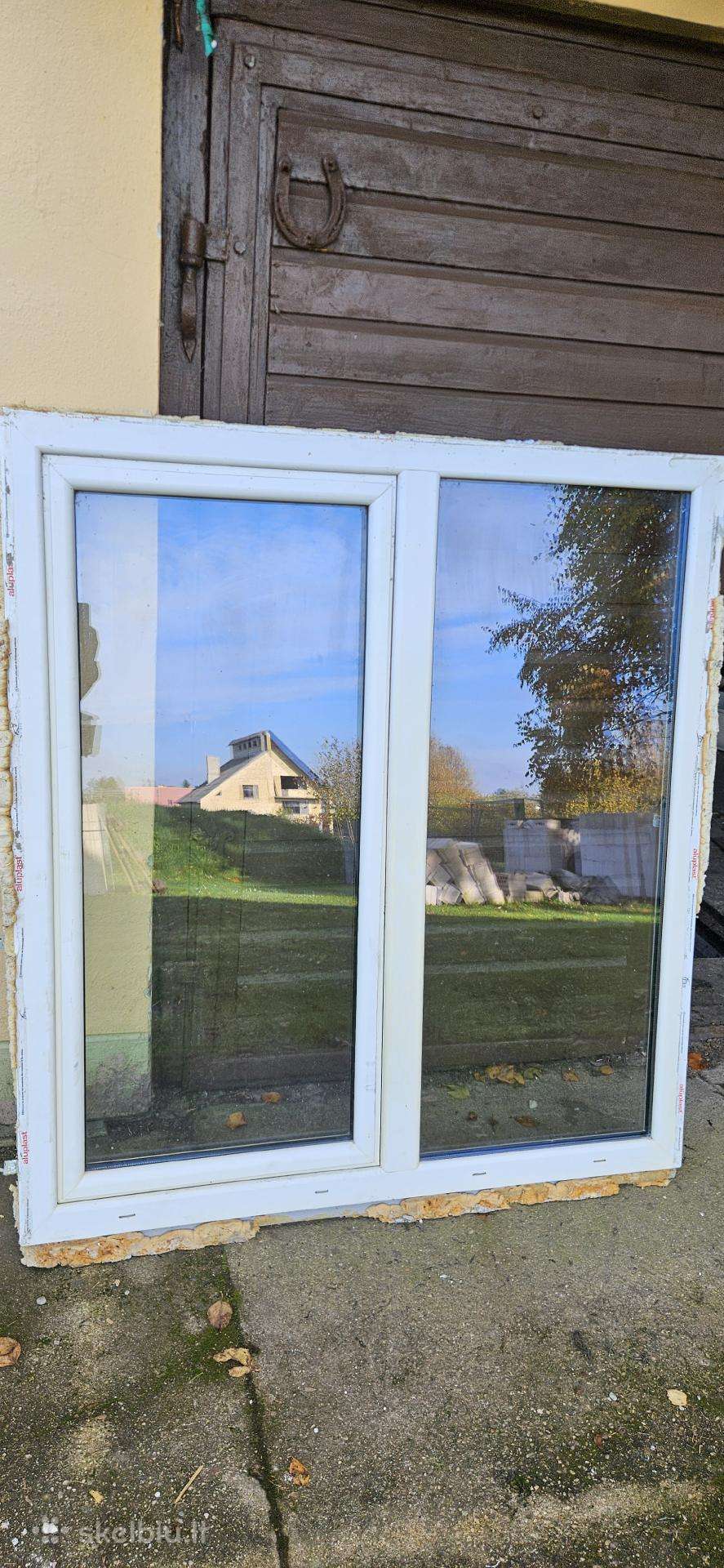 Naudoti plastikiniai langai