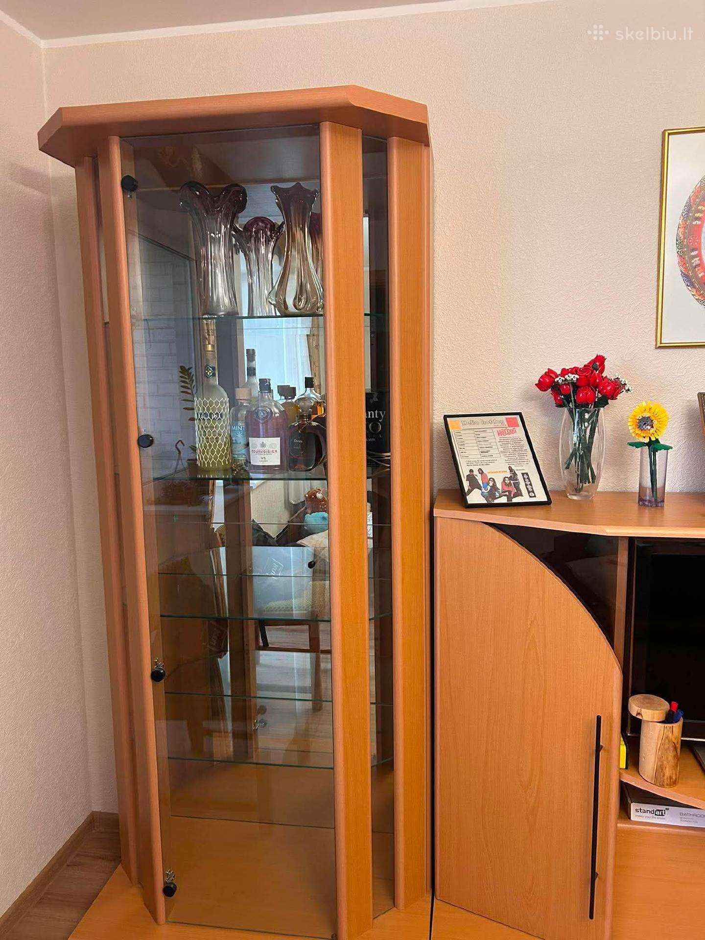 Indauja / vitrina ir TV bufetas / komoda