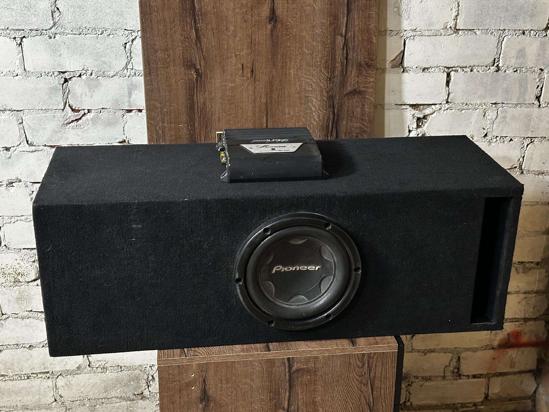 Pioneer custom žemų dažnių garsiakalbis