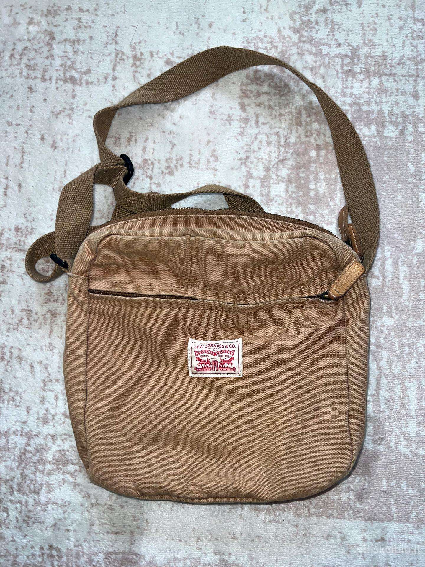 Levi's beige canvas shoulder bag