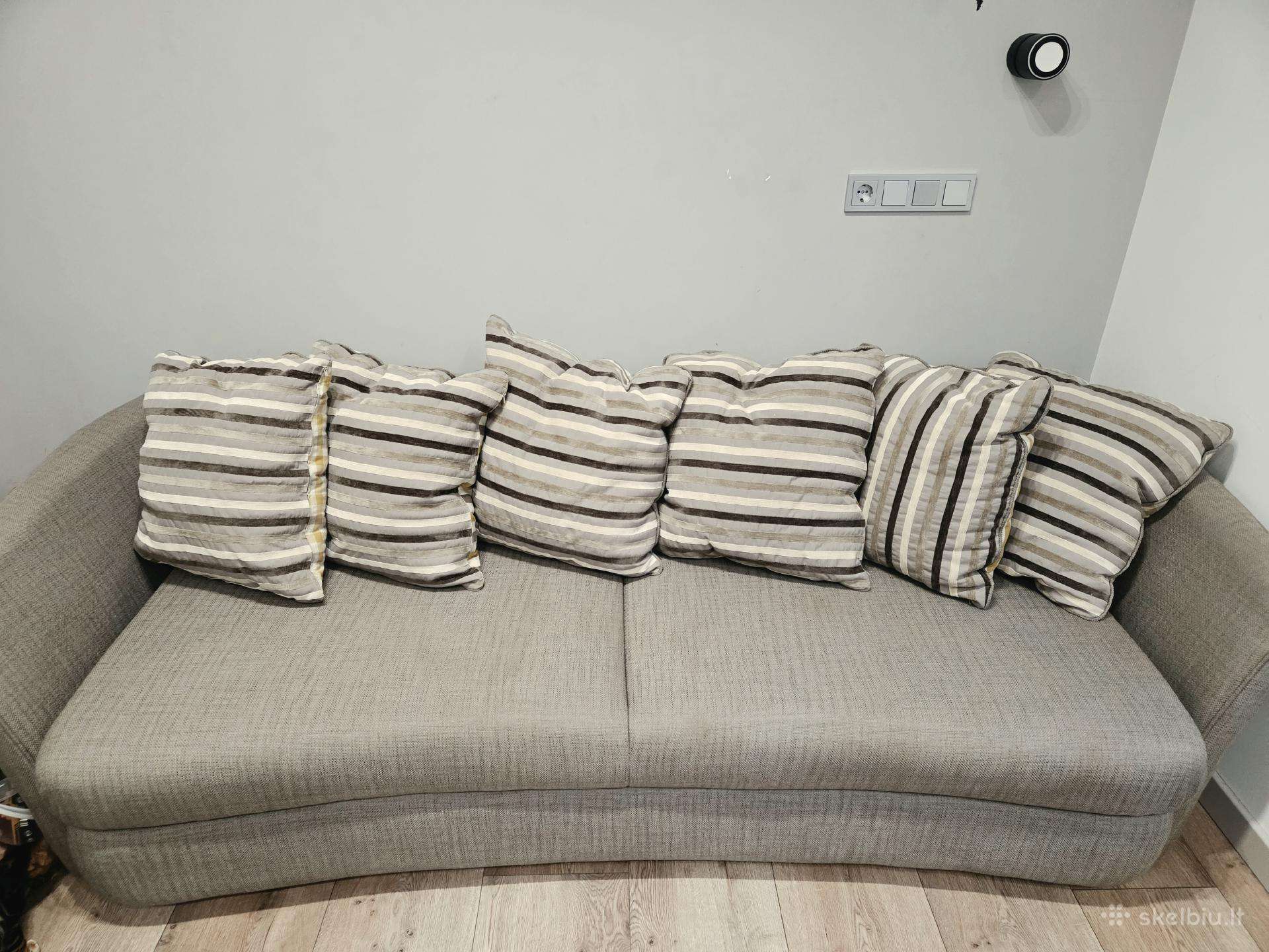 Naudota sofa