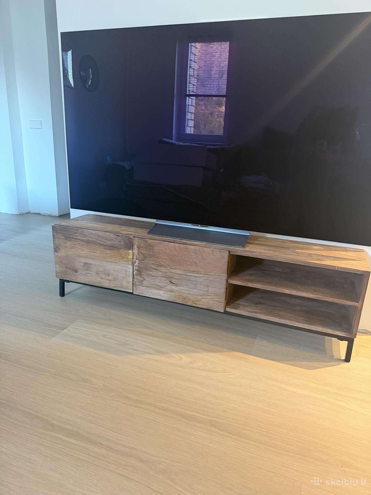 Mango medienos TV spintelė