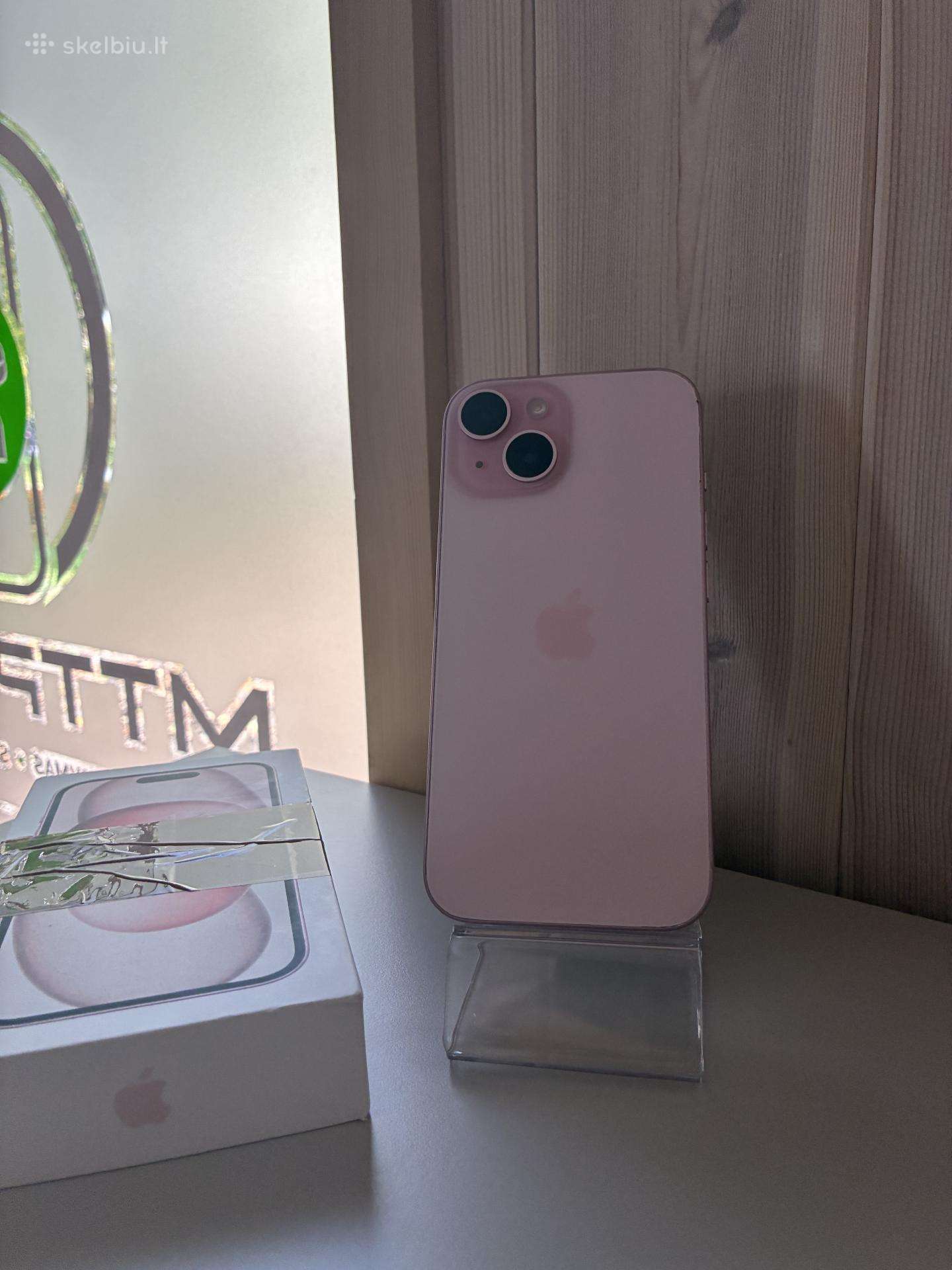 iPhone 15