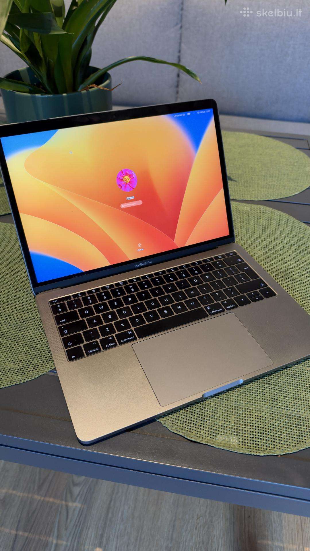 Idealus MacBook Pro su nauja baterija - 285€