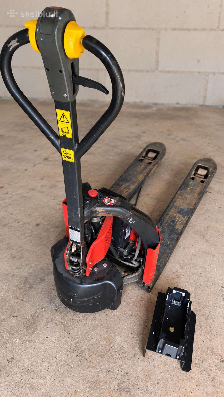 Mechaniniai ir elektriniai palečių vežimėliai