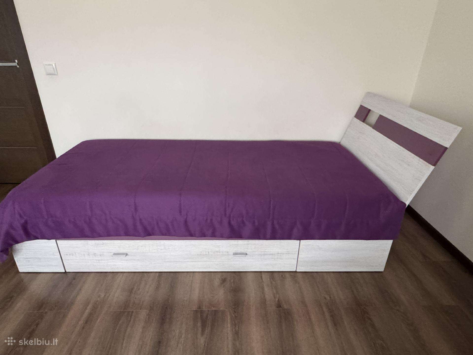Viengulė lova su stalčiumi daiktams