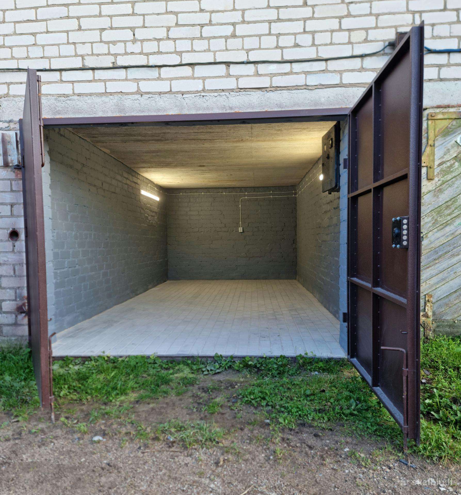 Nuomojami garažai Palijoniškio 8a, Utenoje