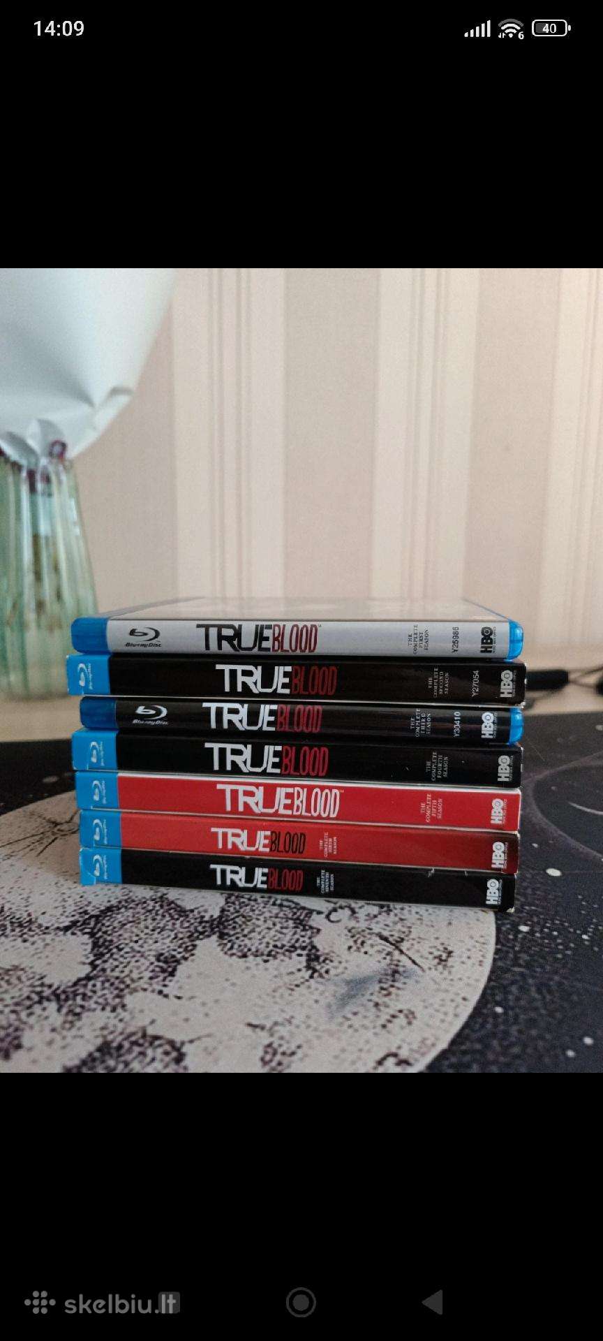 True Blood (pilnas serialas)