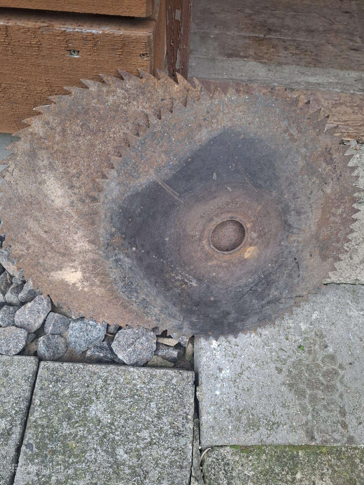 Diskai medienai pjauti