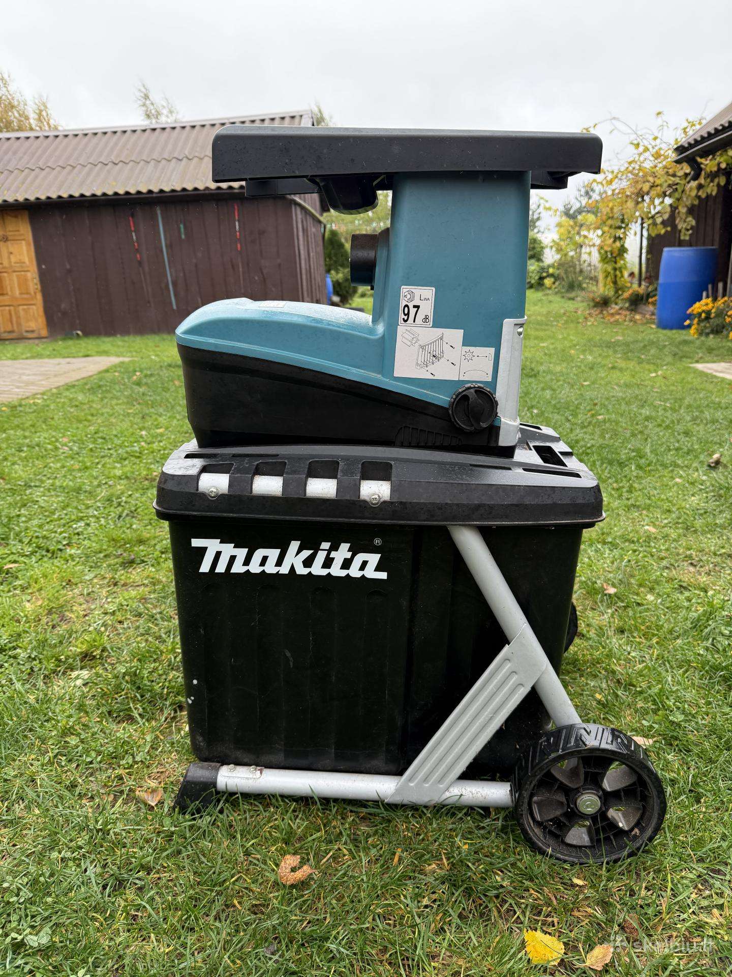 Makita šakų smulkintuvas