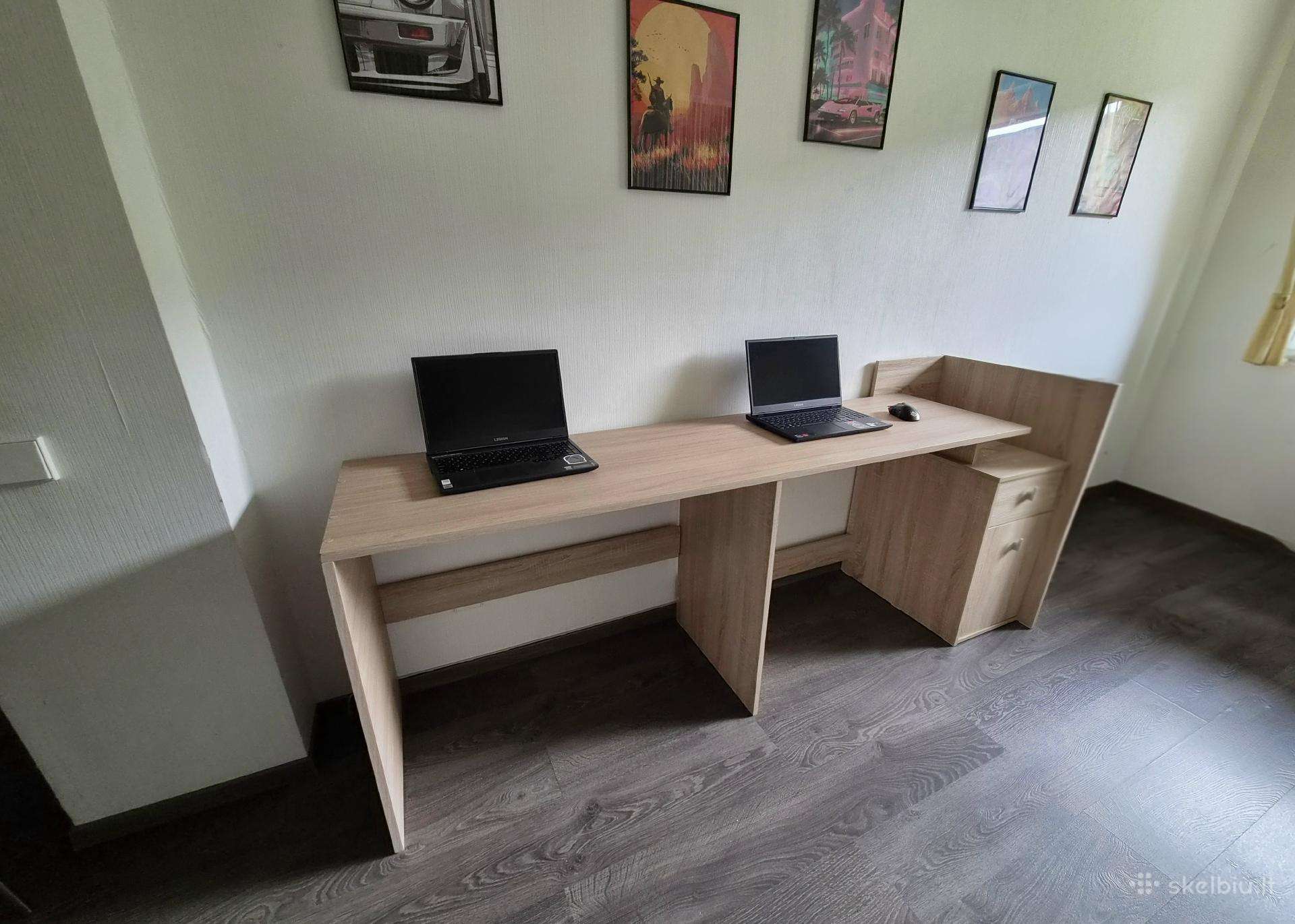 Dvivietis rašomasis stalas