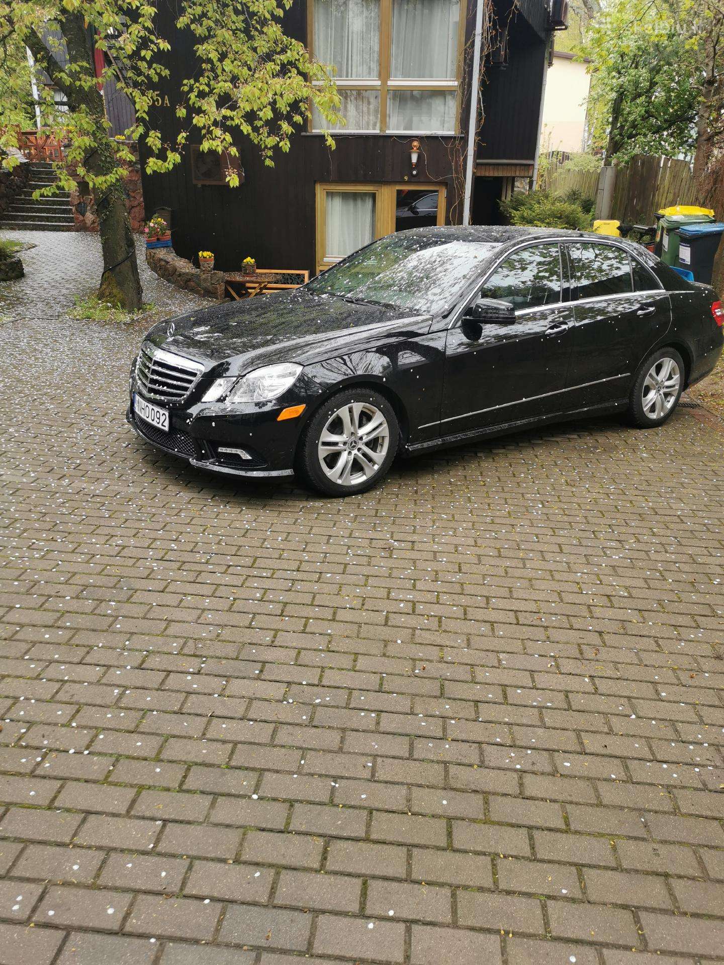 Nuomojamas Mercedes E 350, 2010m, benzinas, dujos.