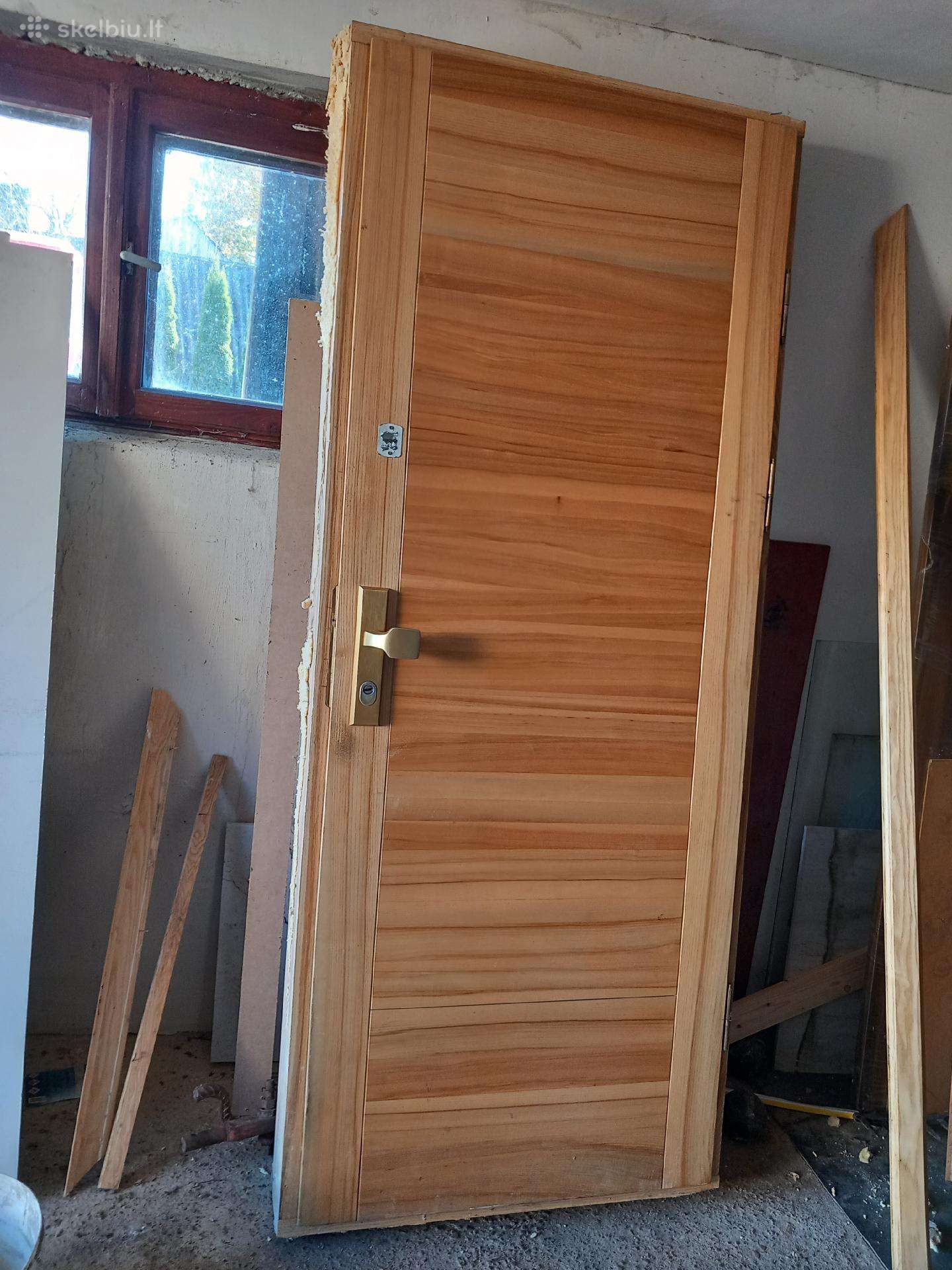 Uosio medžio durys 84cm.x206cm. su stakta.