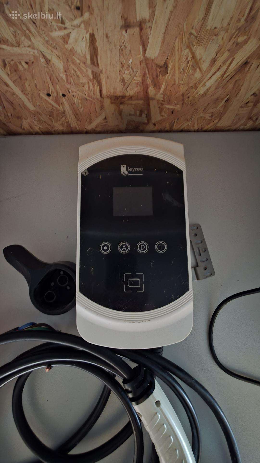 Parduodama elektromobilio įkrovimo stotelė-100€