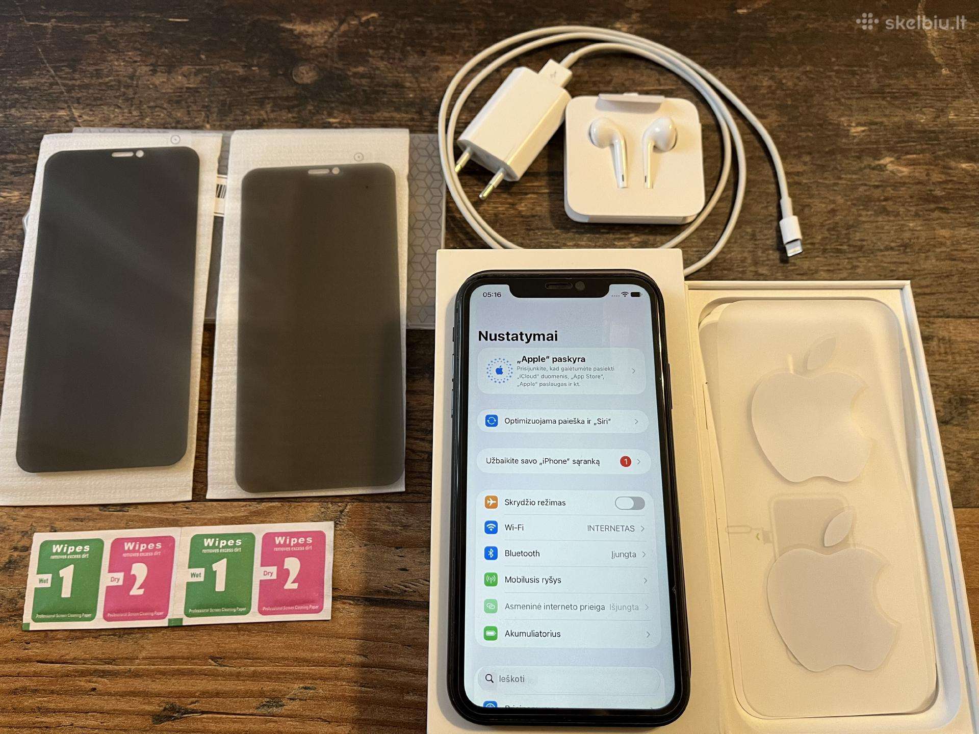 iPhone 11 64 GB battery health 76%