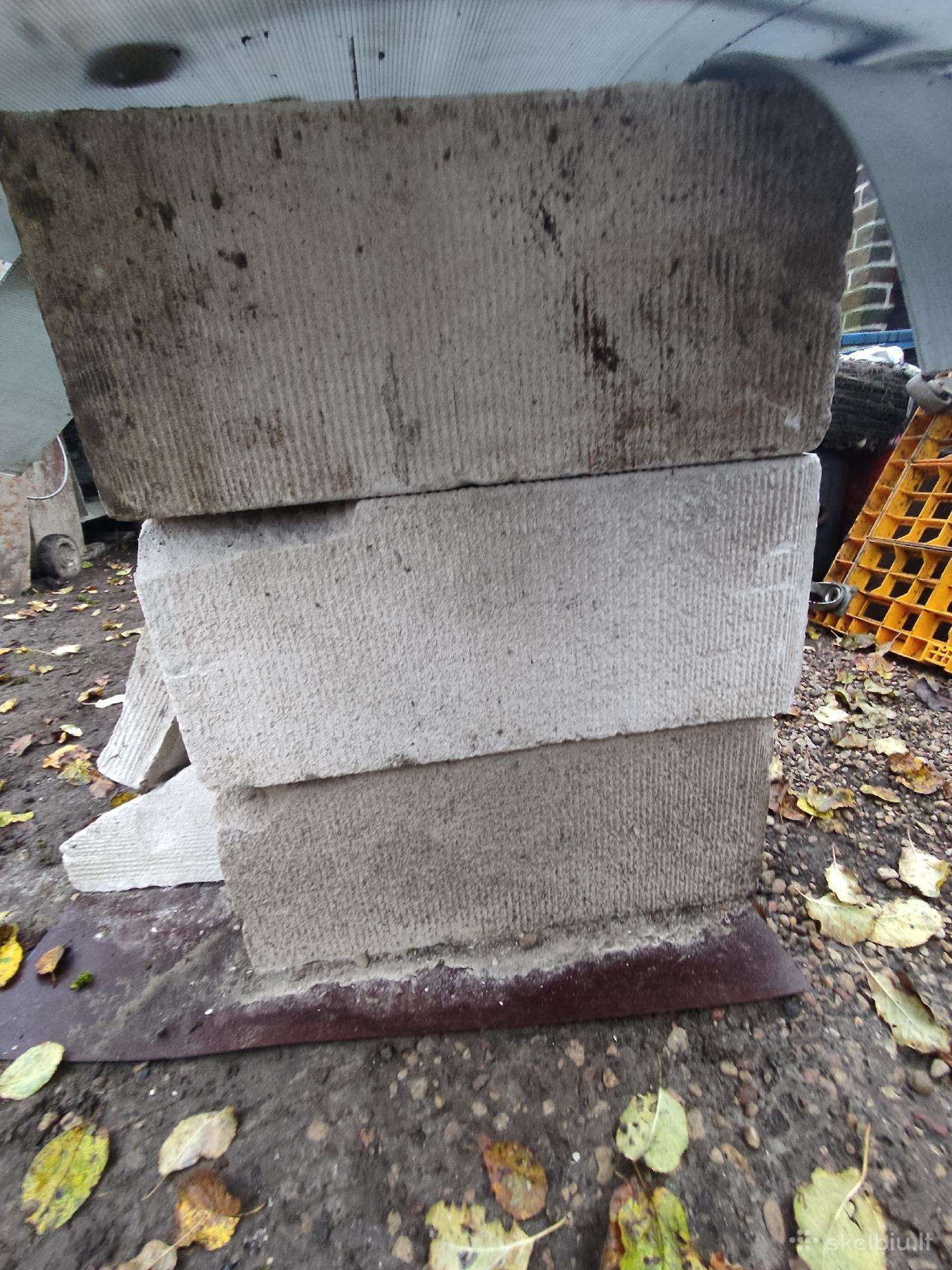 7 blokeliai atidodu (Lentvaris)