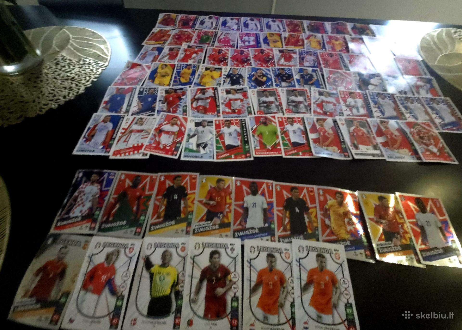 Parduodu futbolininkų kortas
