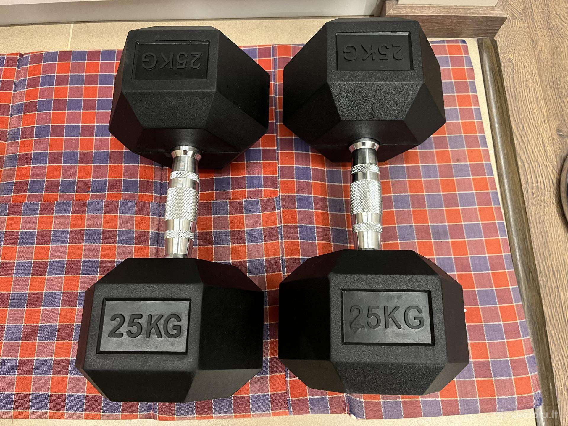 Parduodami 2x 25kg gumuoti hex hanteliai
