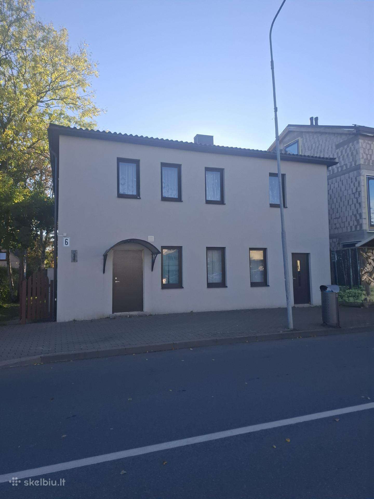 Namas Palangos centre su privačiu žemės sklypu