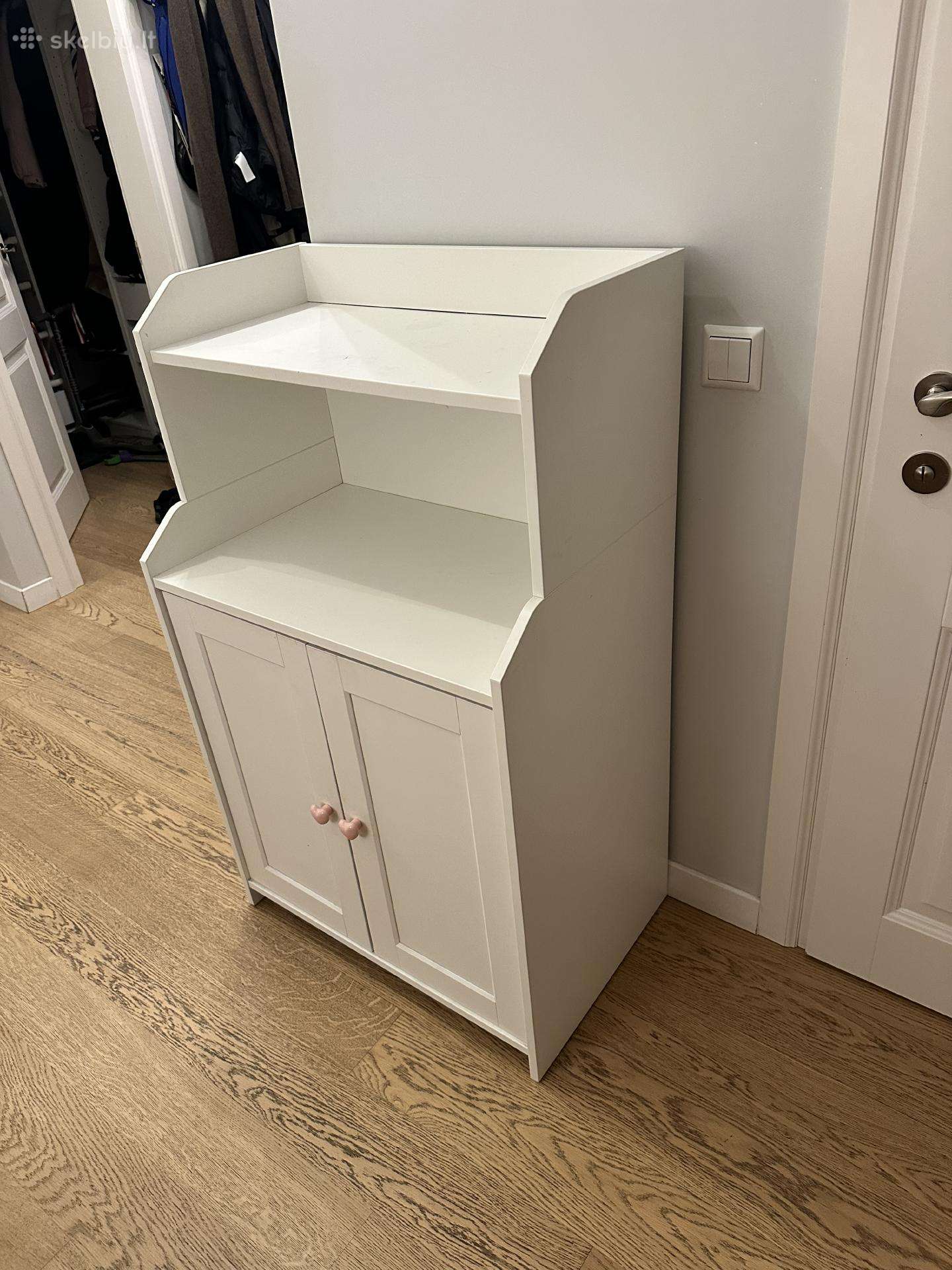 Auiduodu ikea spintelę Hauga