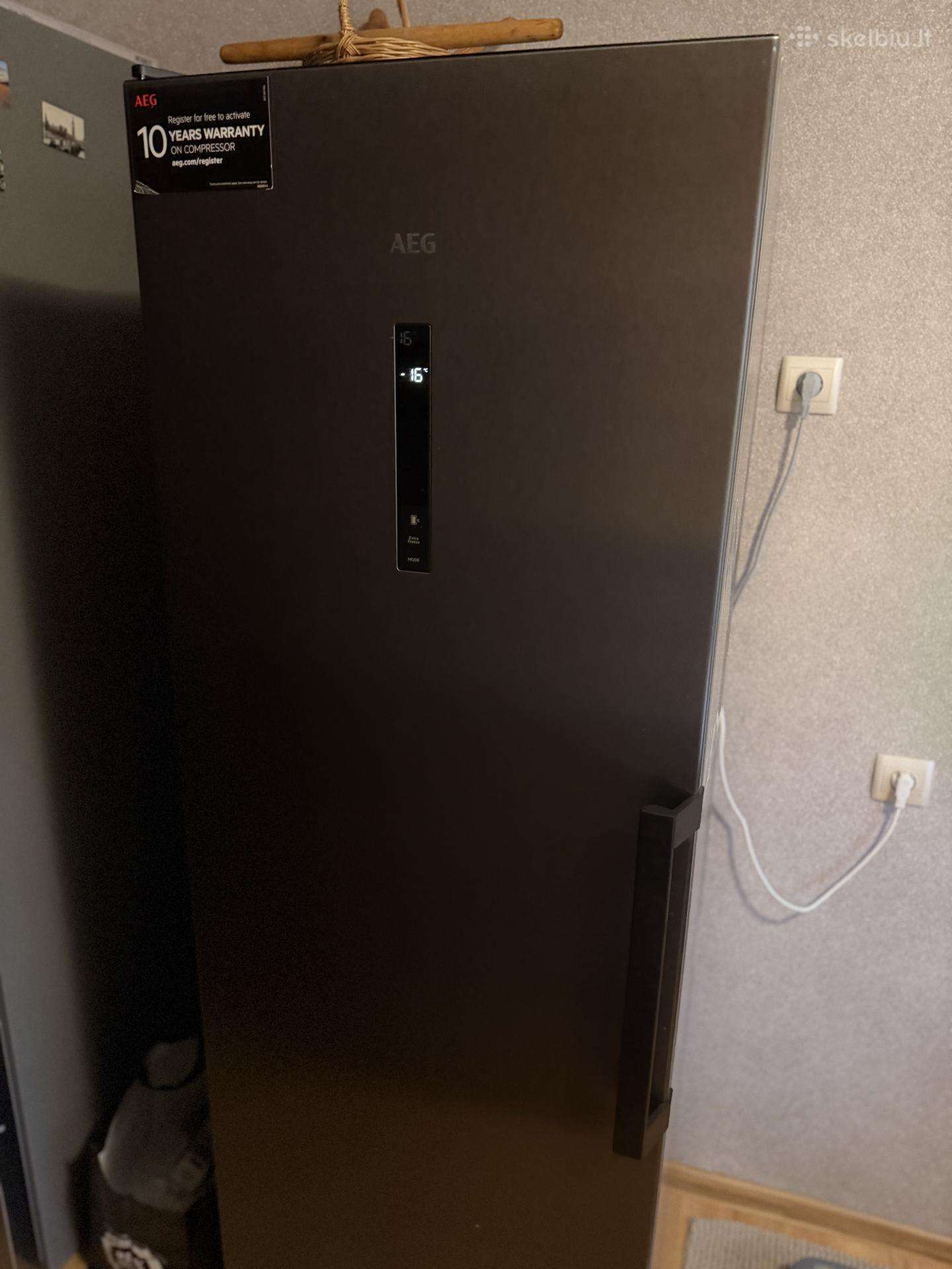 Parduodamas Aeg 7000 Serijos Šaldiklis – 400 €