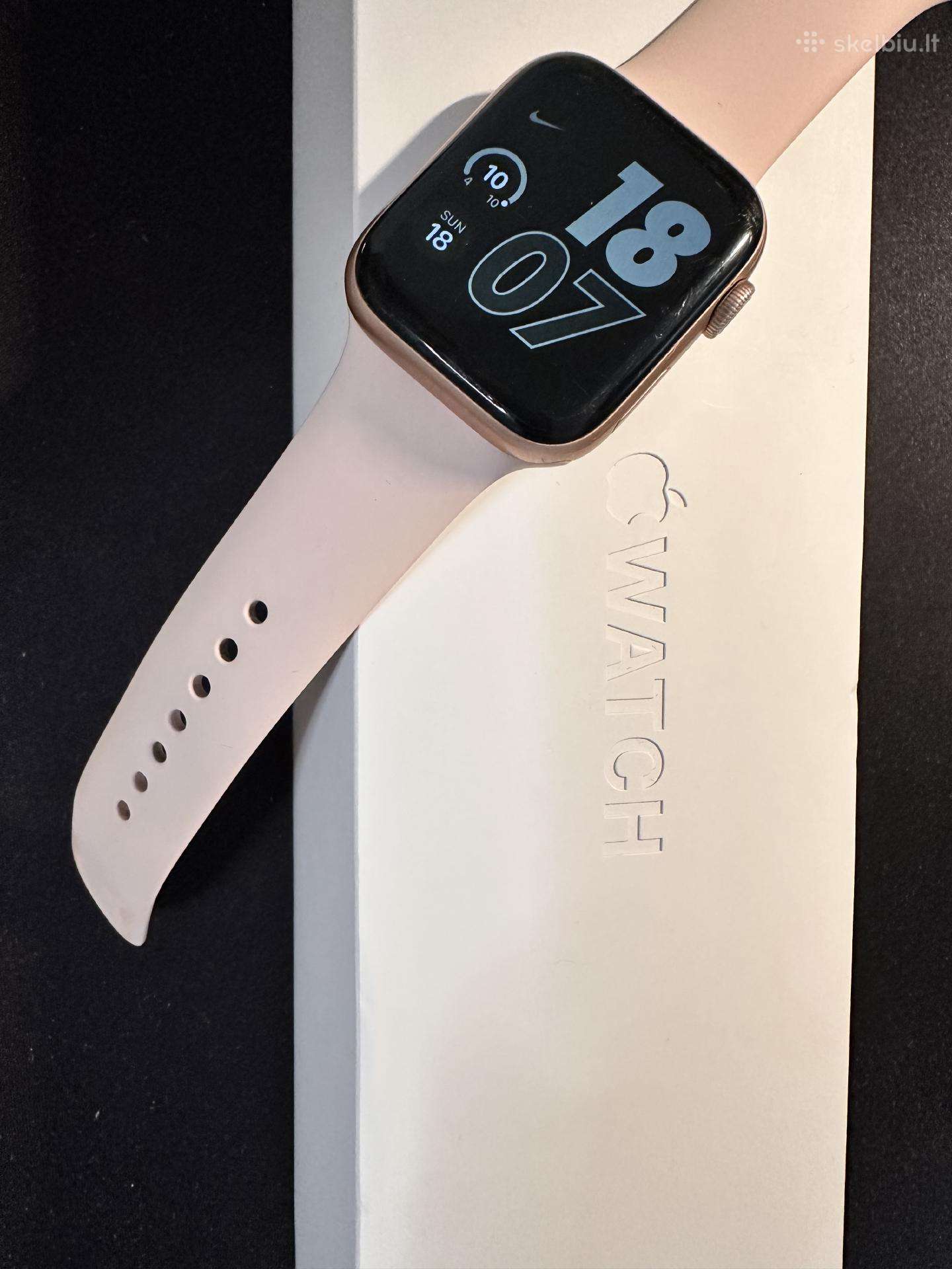 Apple Watch Series 5 (GPS, 44 mm, Gold)