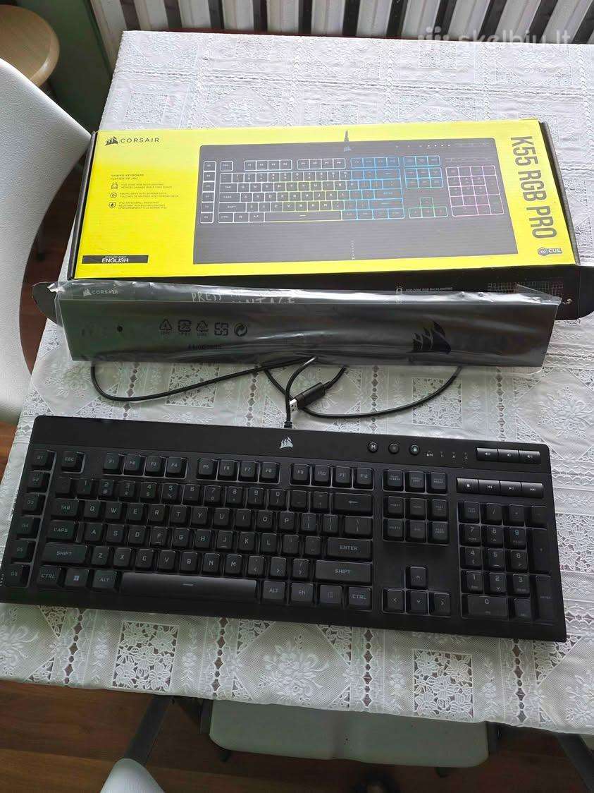 Beveik nauja žaidimų klaviatūra Corsair K55 Rgb