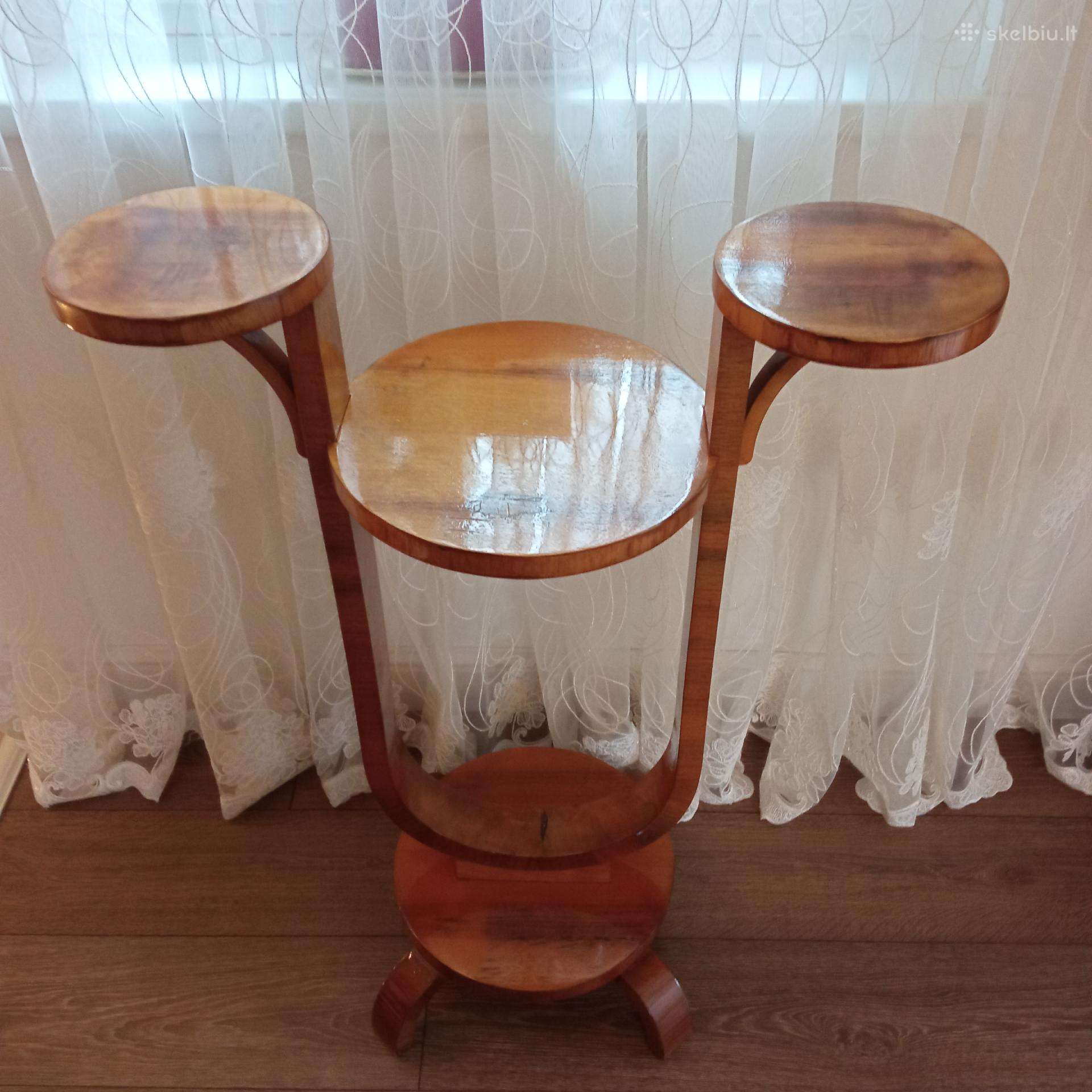 Art Deco geliu stovas