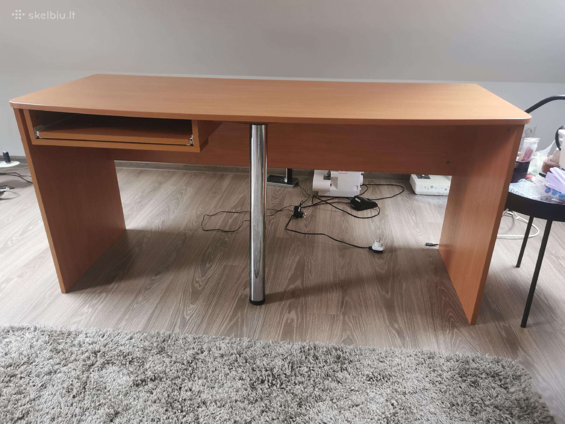 Rašomas stalas