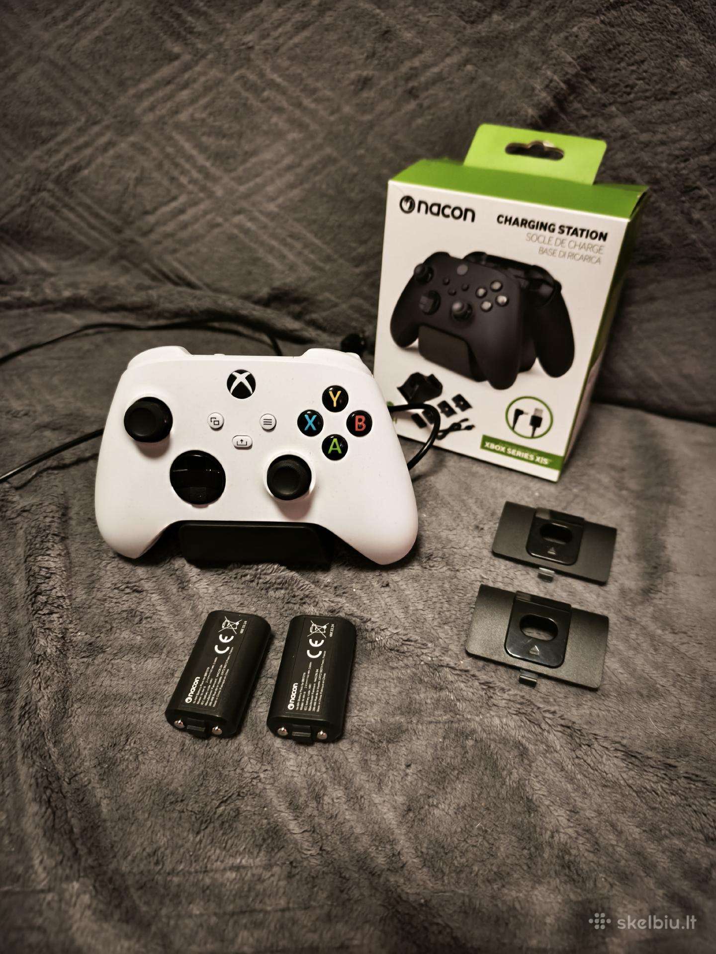 Nacon Xbox Series X/s pulteliu krovimo stotelė.