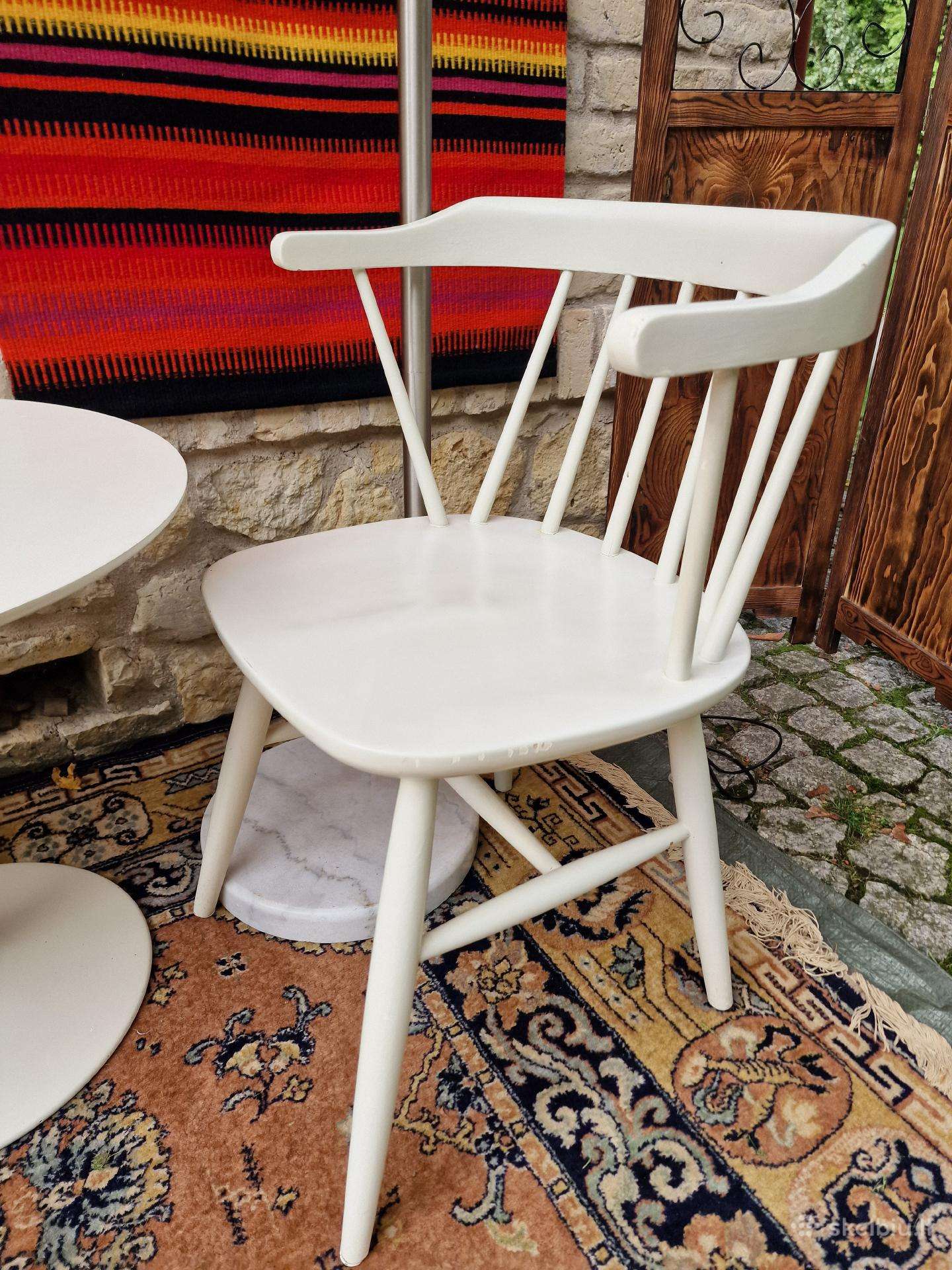 Vintažinė mid century medžio masyvo kėdė