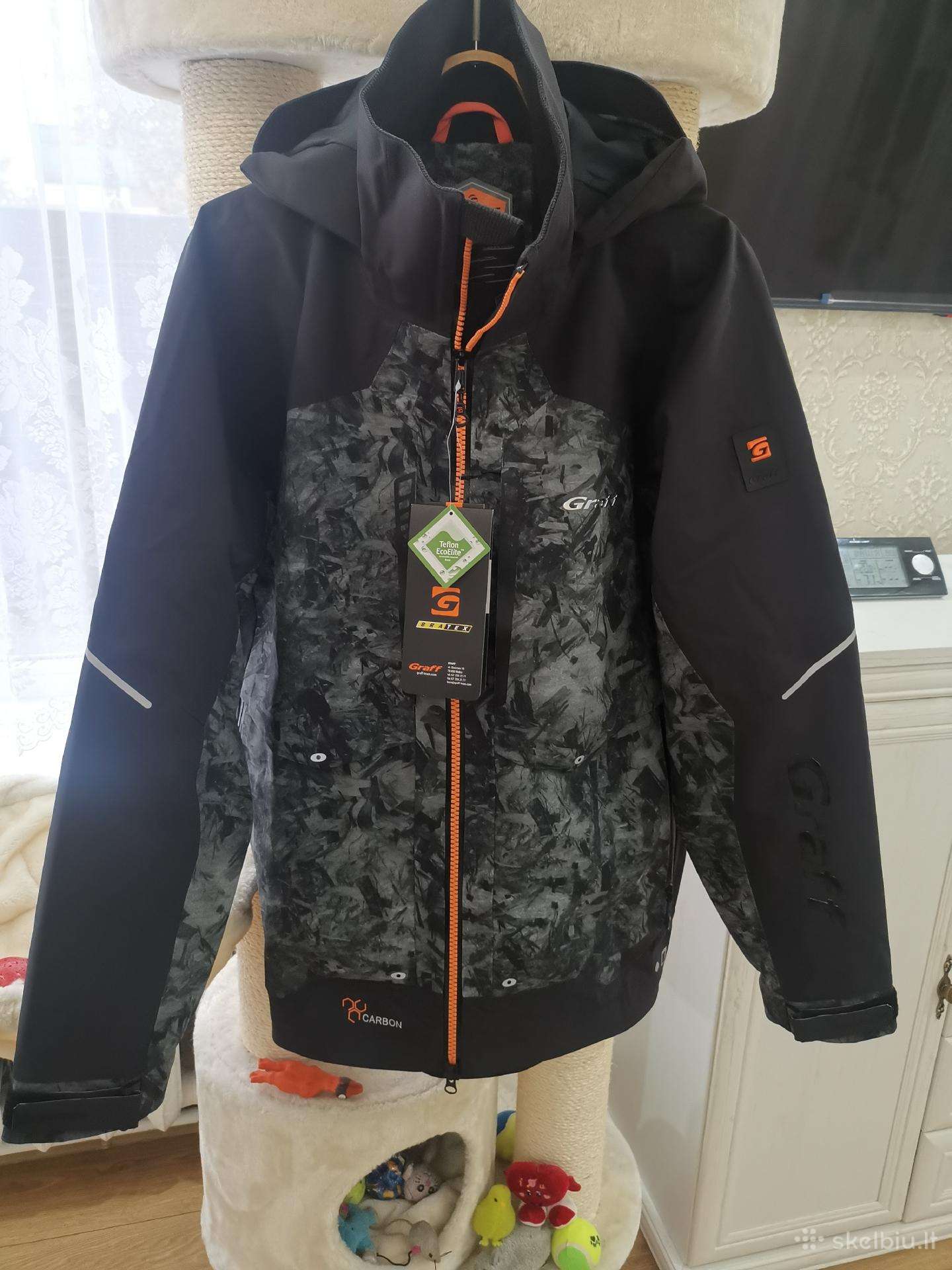 Parduodamas žvejybinis komplektas.