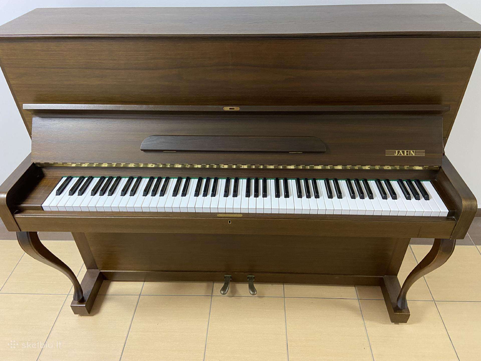 Pianinas Jahn model116 Švedija (Renner)