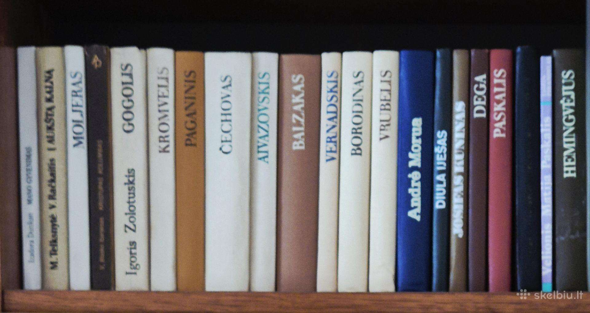 Parduodamos knygos po 1e. Telšiai, siunčiu.