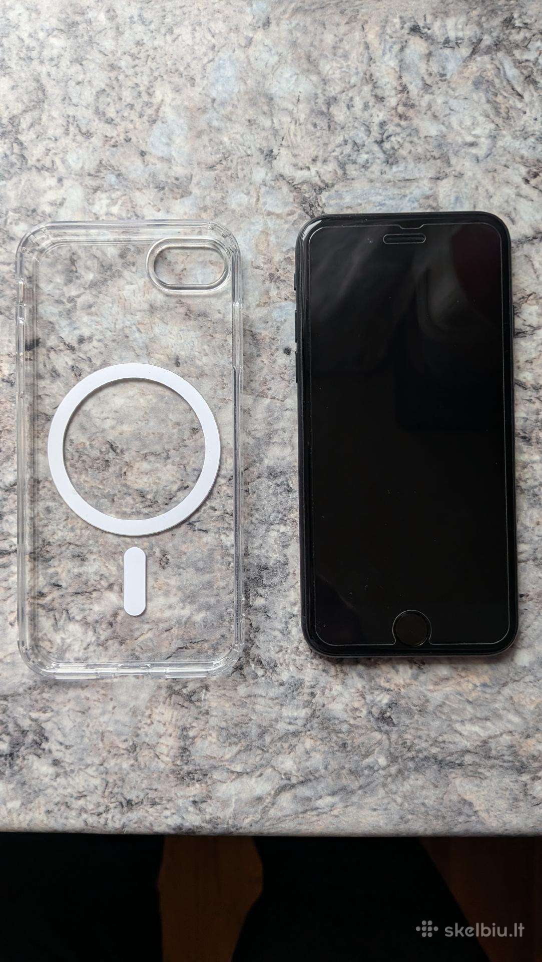 Apple iPhone Se 3 100% baterija.