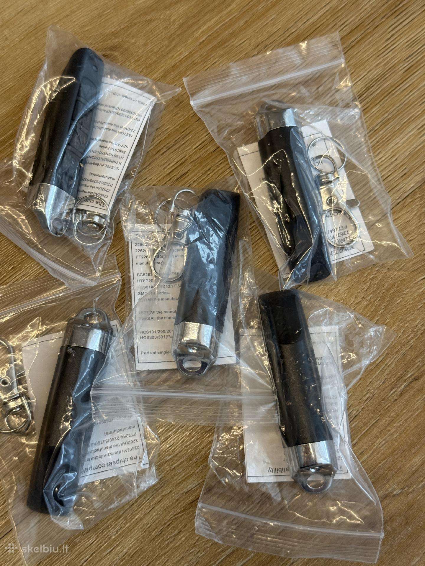 15€ už visus. 5 nepanaudoti vartų pulteliai.