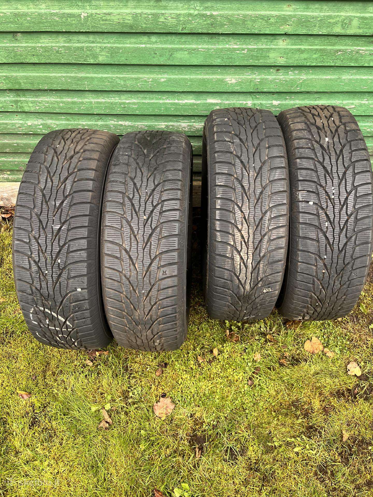 R16 215/65 Kumho Wintercraft Ws51 ice Suv
