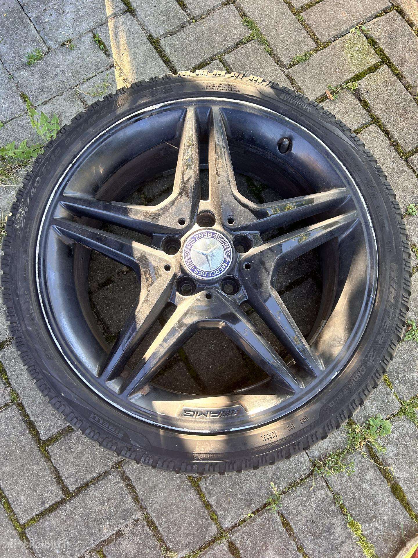 Mersedes Amg ratai su padangomis