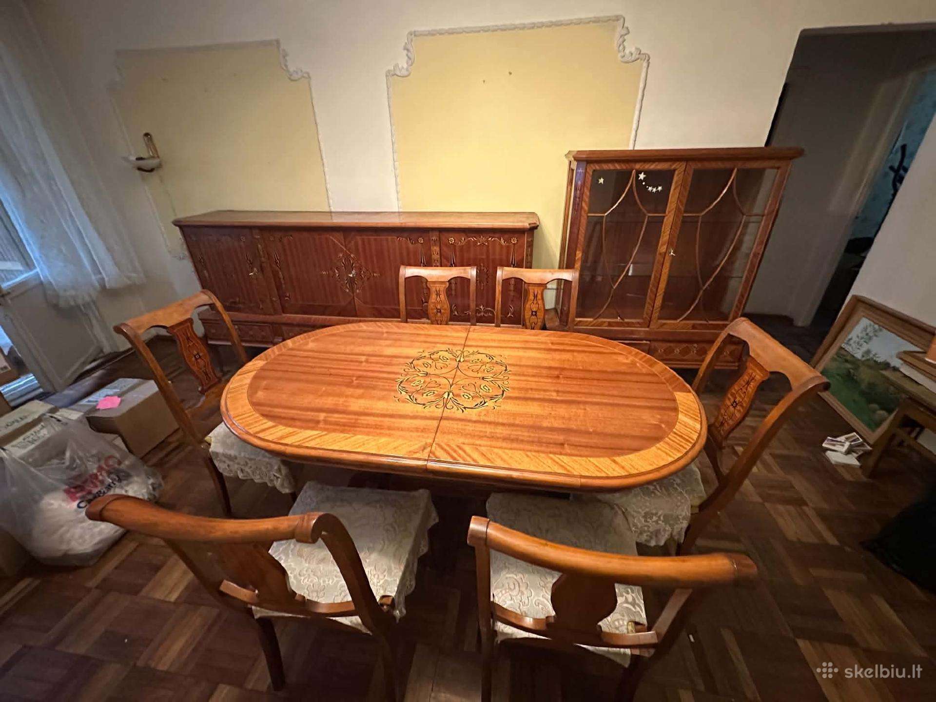 Vintažinis raudonmedžio valgomojo baldų komplektas