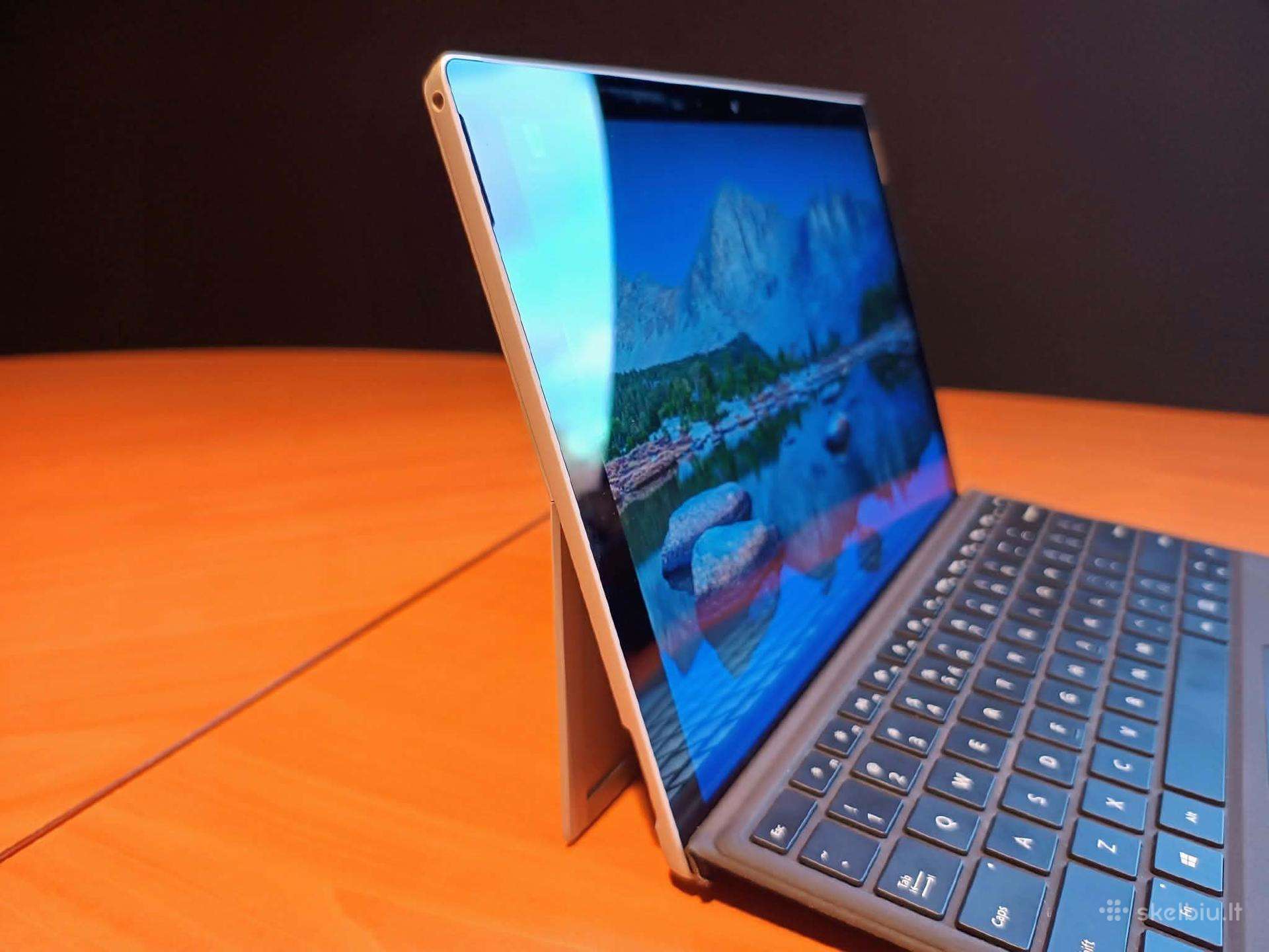 Microsoft Surface Pro 7 Plus su i5 11gen