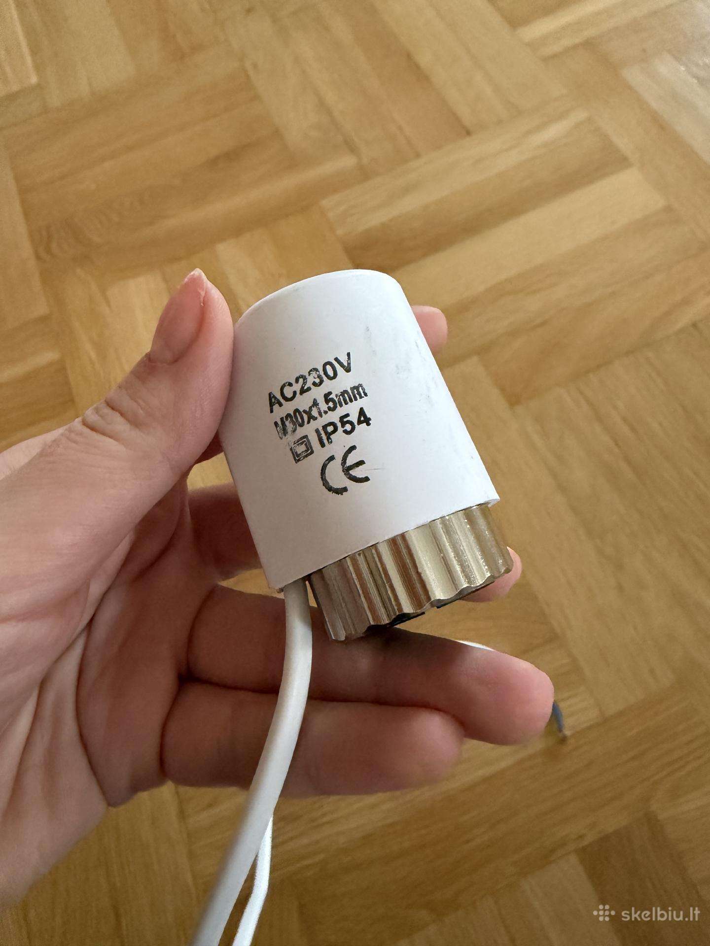 Elektrinis termostatinis pavaros mechanizmas