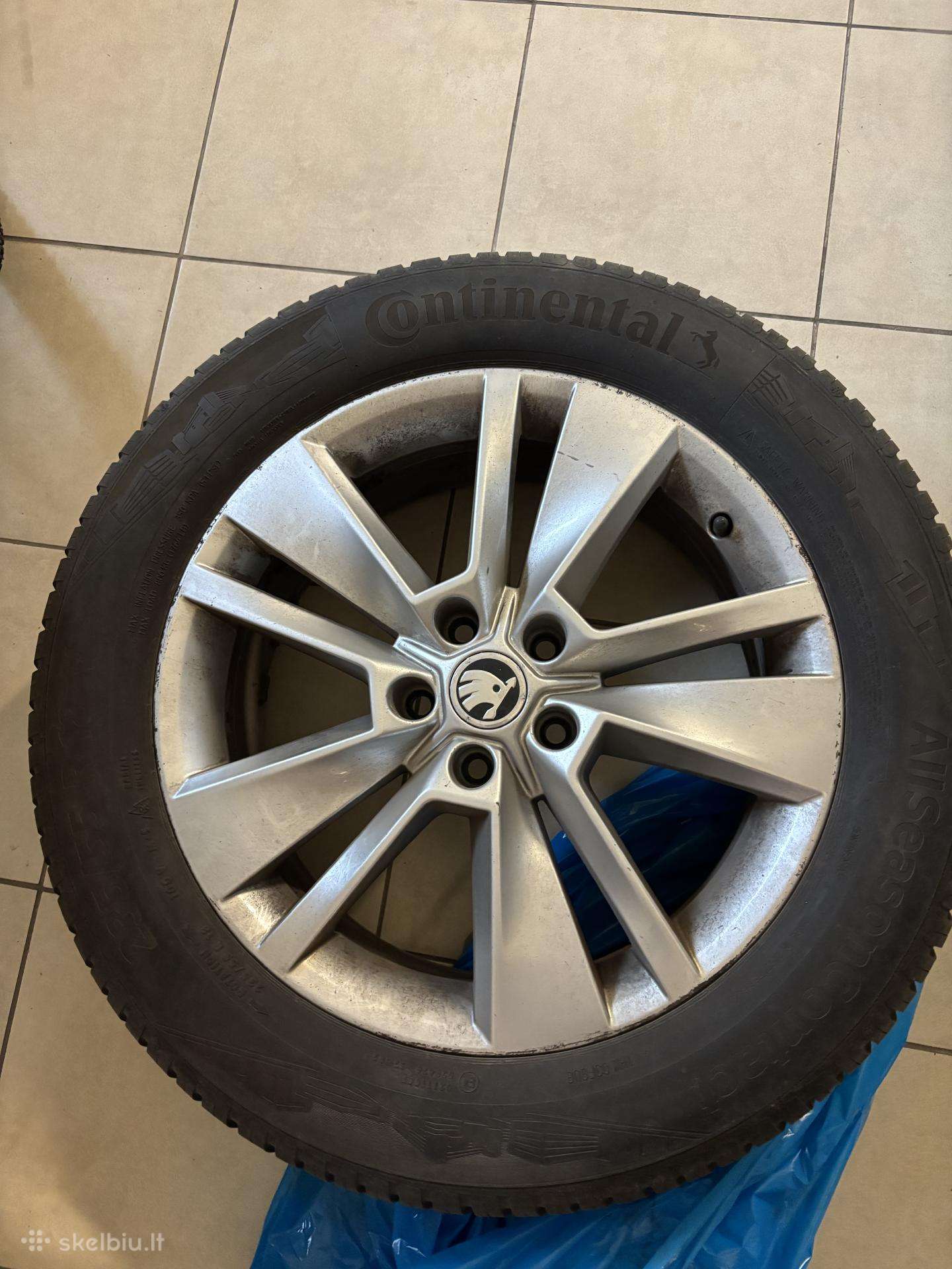 Škoda visureigio žieminiai ratai R18 235/55 M+s