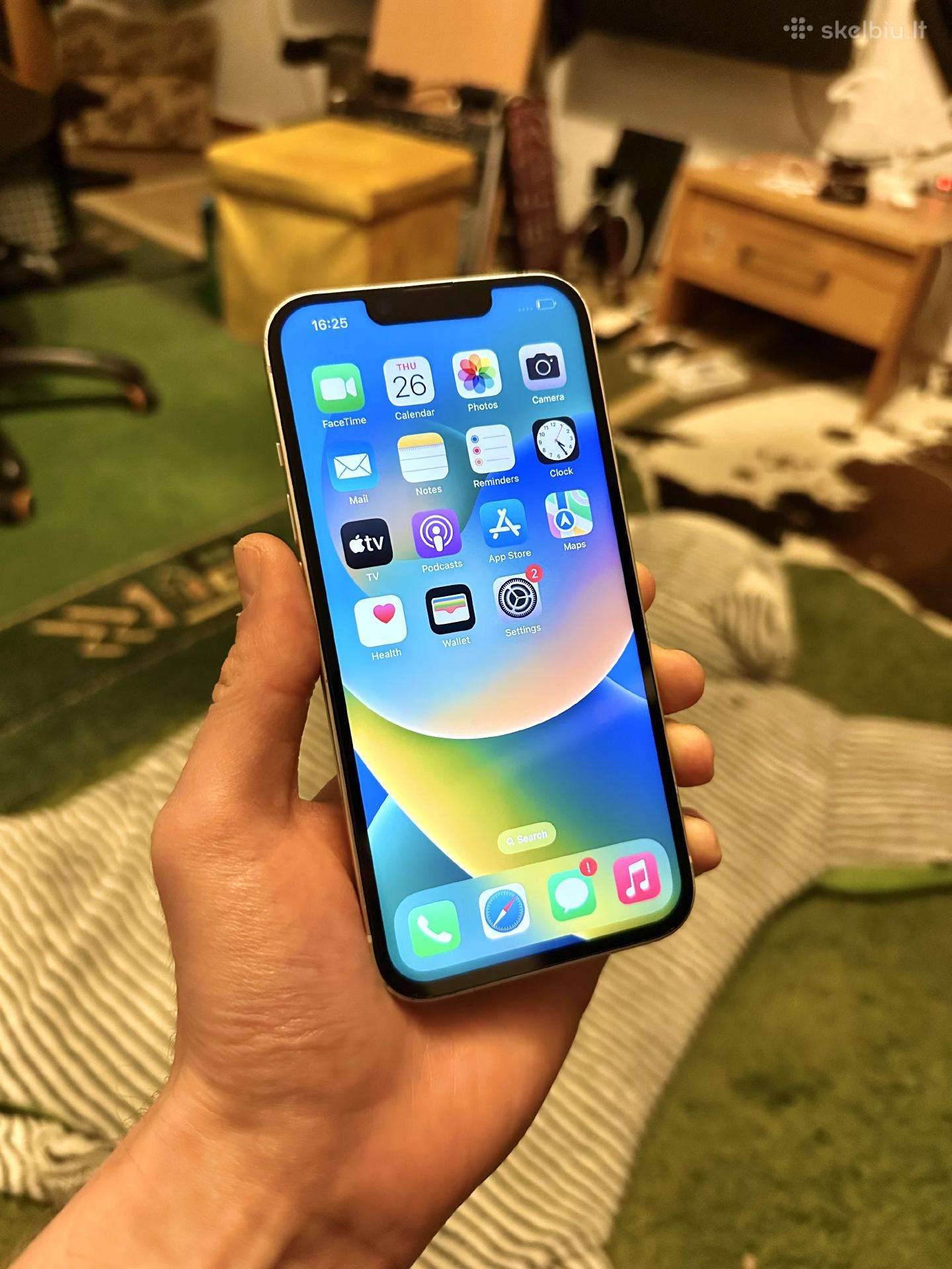 iPhone 13 White
