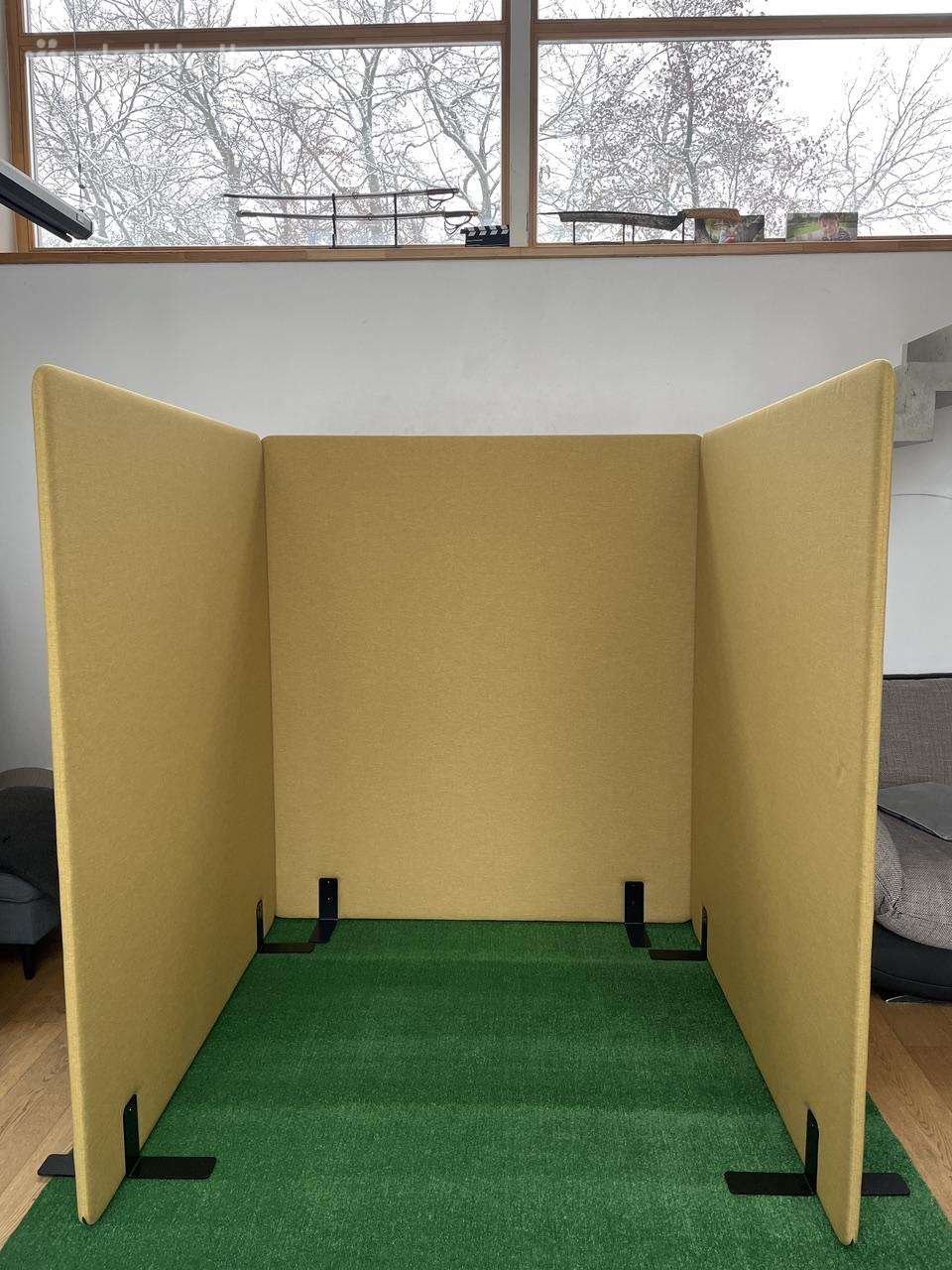Biuro sienelės su kojelėmis, 160 cm