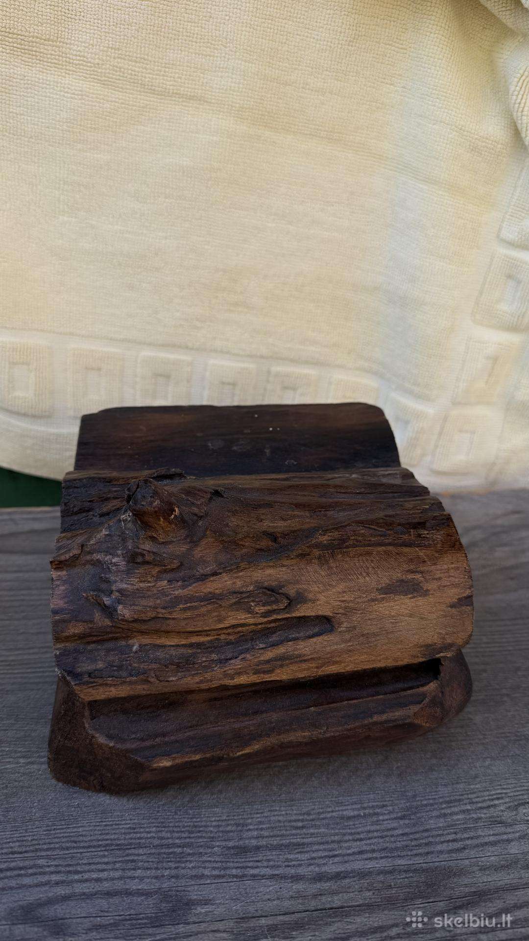 Rankų darbo medinė dėžutė